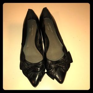Black bow flats